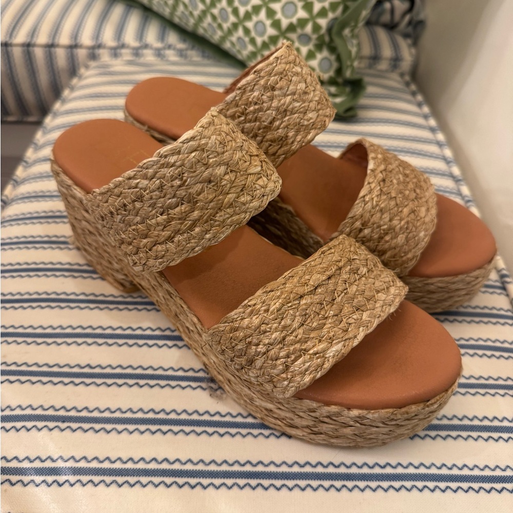 Tuckernuck BEACH Platform Sandals GUC